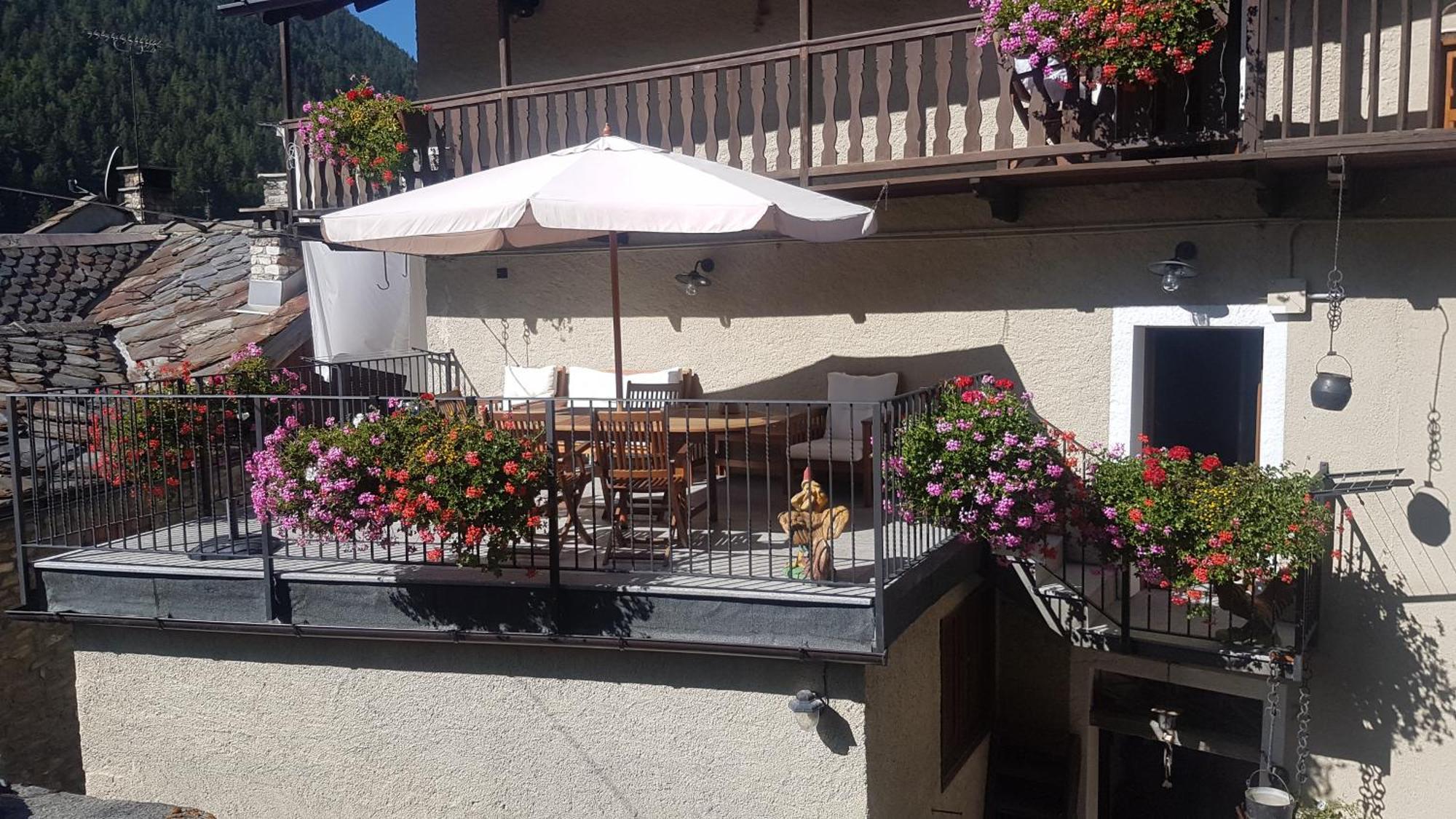 Maison Julie-Lungo La Via Francigena Etroubles Ngoại thất bức ảnh