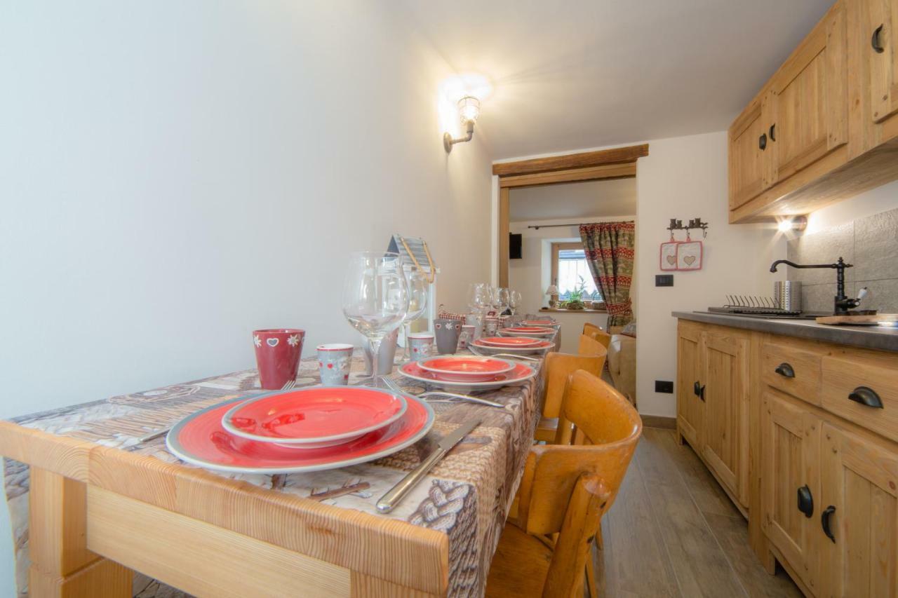 Maison Julie-Lungo La Via Francigena Etroubles Ngoại thất bức ảnh