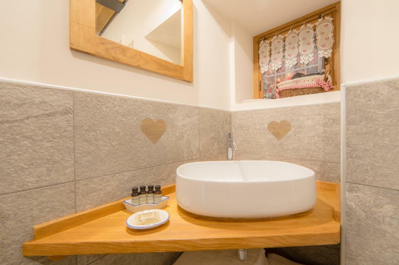 Maison Julie-Lungo La Via Francigena Etroubles Ngoại thất bức ảnh