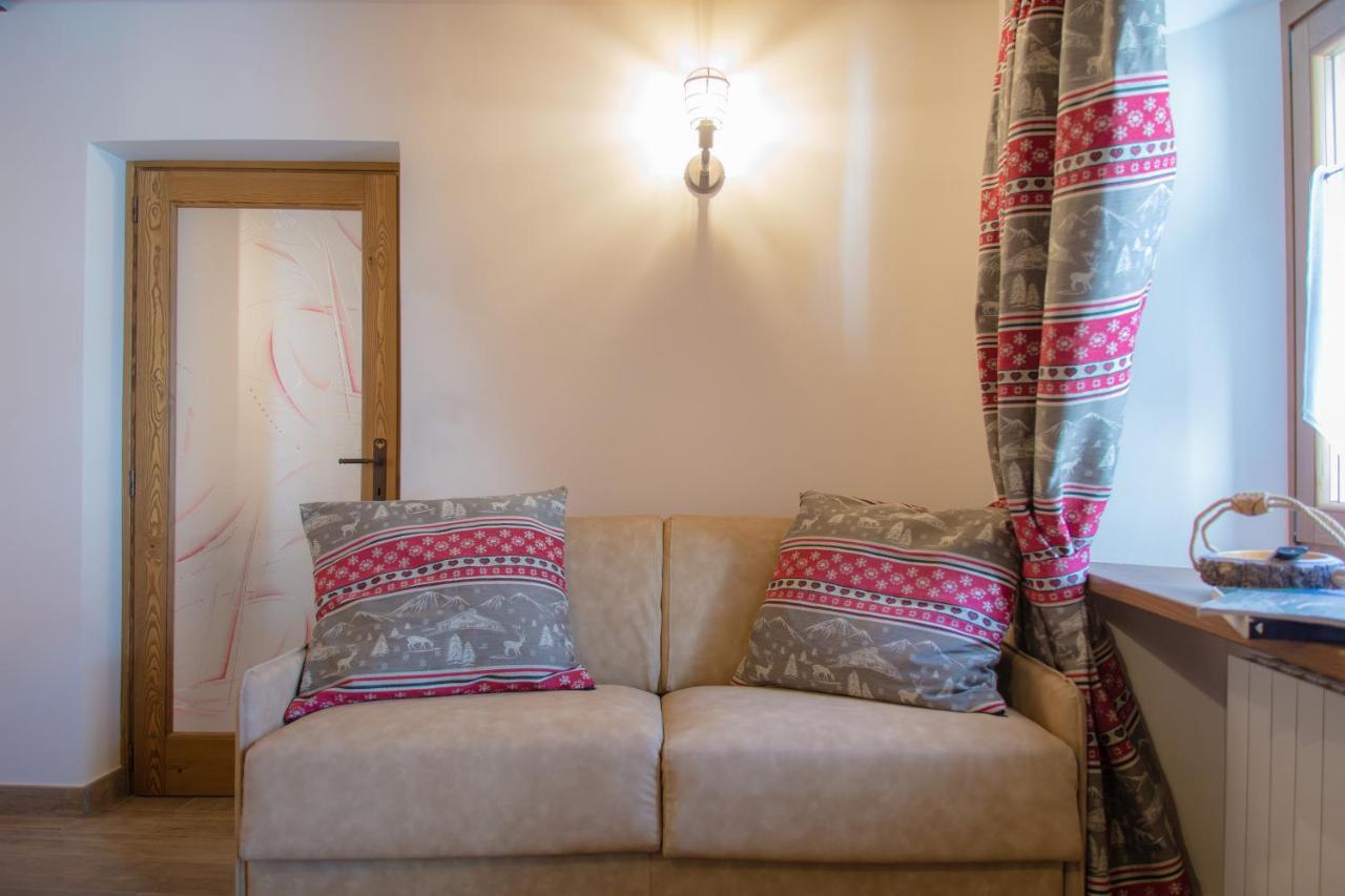 Maison Julie-Lungo La Via Francigena Etroubles Ngoại thất bức ảnh