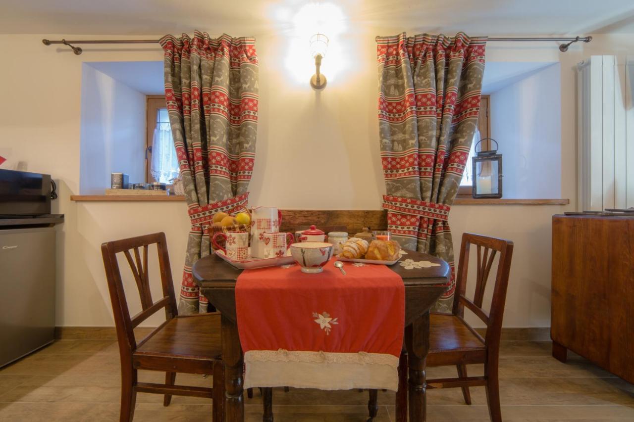 Maison Julie-Lungo La Via Francigena Etroubles Ngoại thất bức ảnh